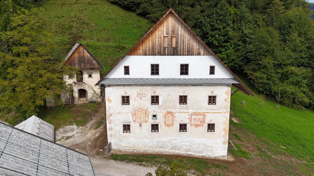 Šturmajce in kašča - Fotoarhiv ZVKDS OE Nova Gorica
